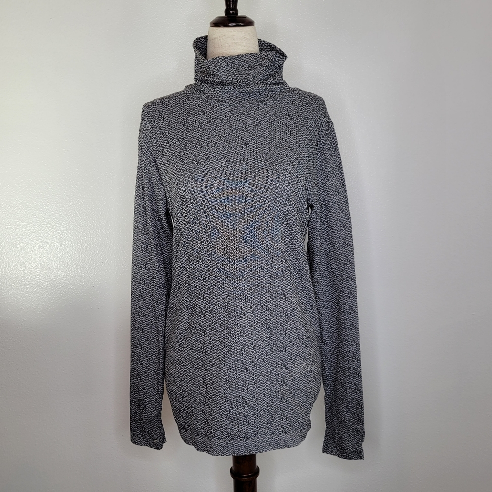 Athleta | Flurry Peak Turtleneck Longsleeve Top Size Medium